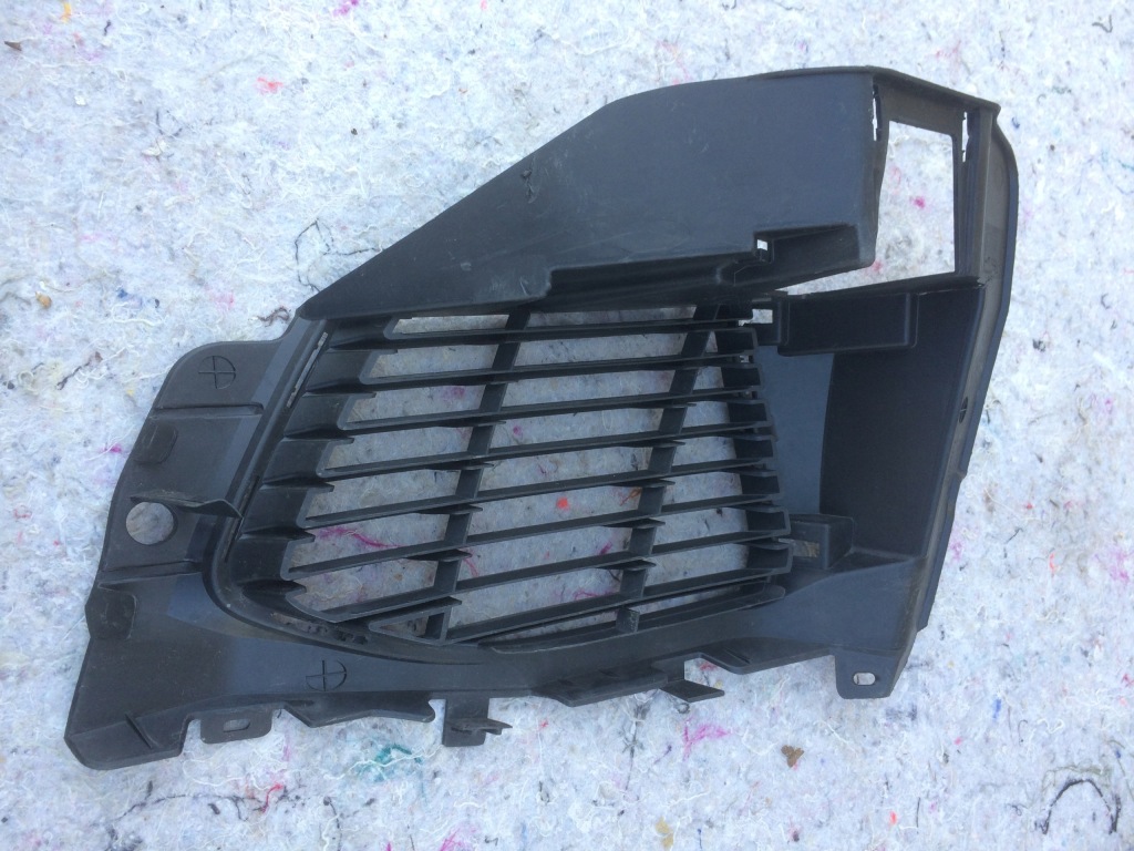 Решітка бампера r перед peugeot 3008 5008 ii 16- Недорого