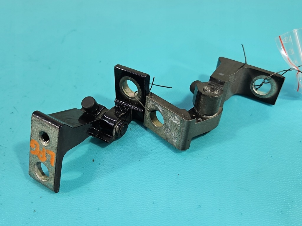 фото №1, Петля двері перед лівий skoda superb iii lf9r