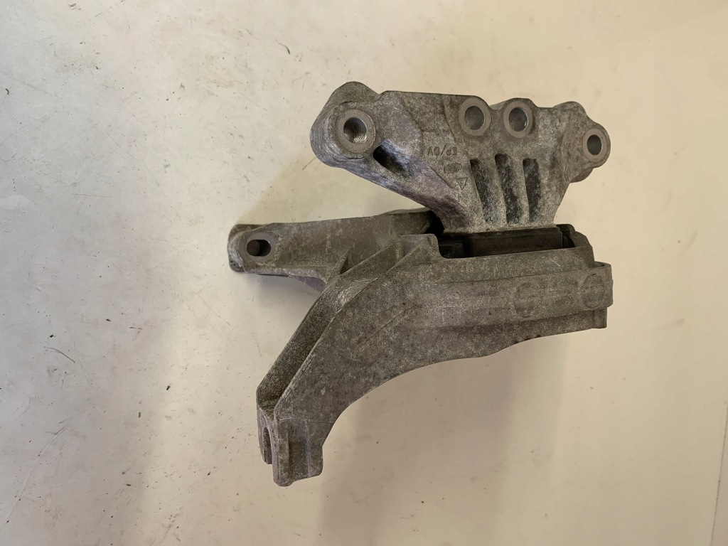 фото №1, Кронштейн подушка двигателя c4 picasso ii 1.6 hdi