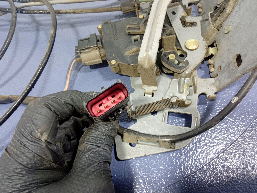 фото №5, Voyager iv caravan замок дверь раздвижных правый 4 pin