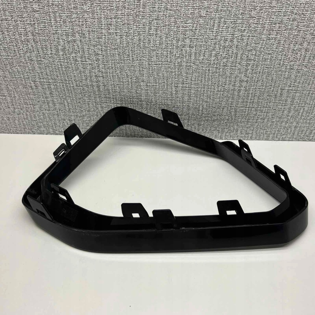 Bmw x6 g06 m-pakiet рестайлінг  lci 23- правий решітка бампера перед 51118085660 Київ