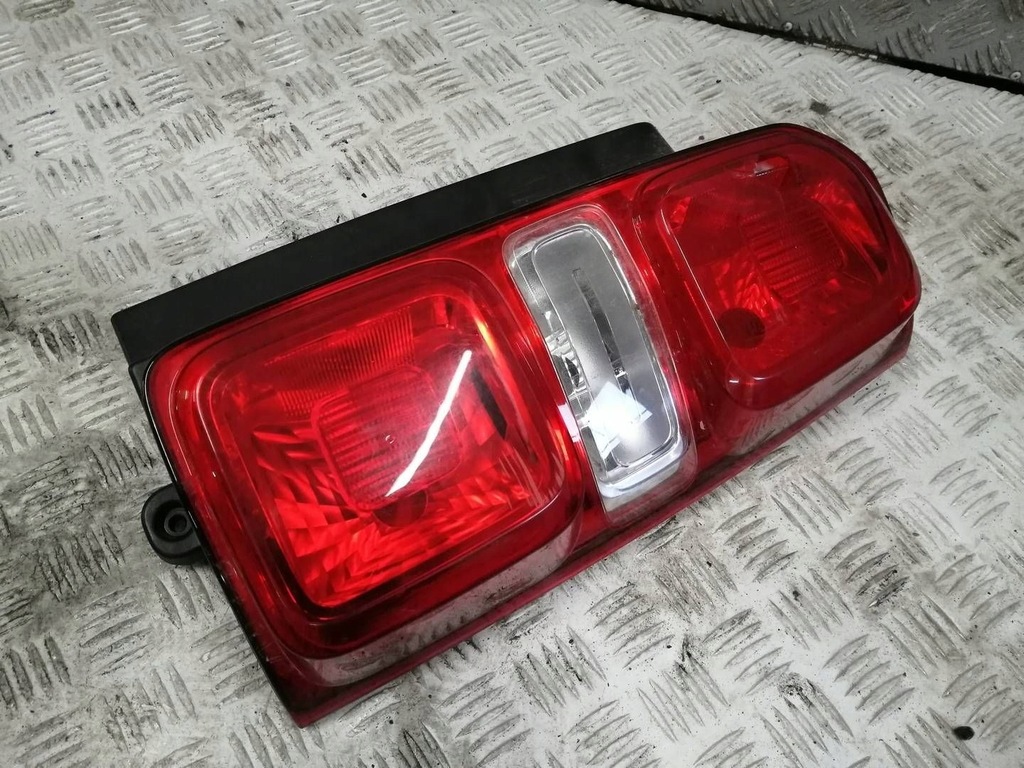 фото №1, Лампа задняя задняя правая peugeot expert iii jumpy 9808243080