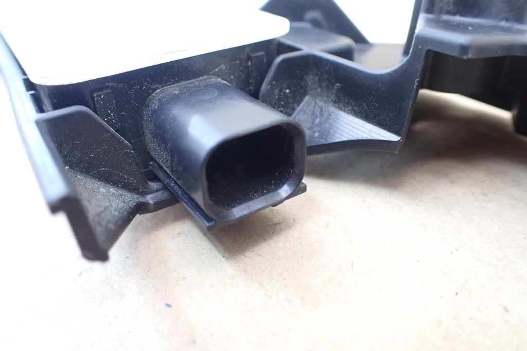 фото №8, Toyota yaris cross датчик открывания крышки рычаг 20-23