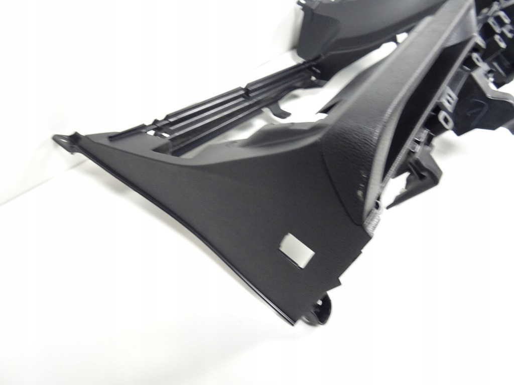 фото №11, Yaris iii lift приборная панель консоль нижняя dół czarna