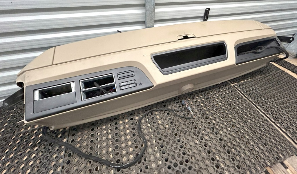 фото №15, Панель приладів верхній бардачки полиця бардачок mercedes actros mp4