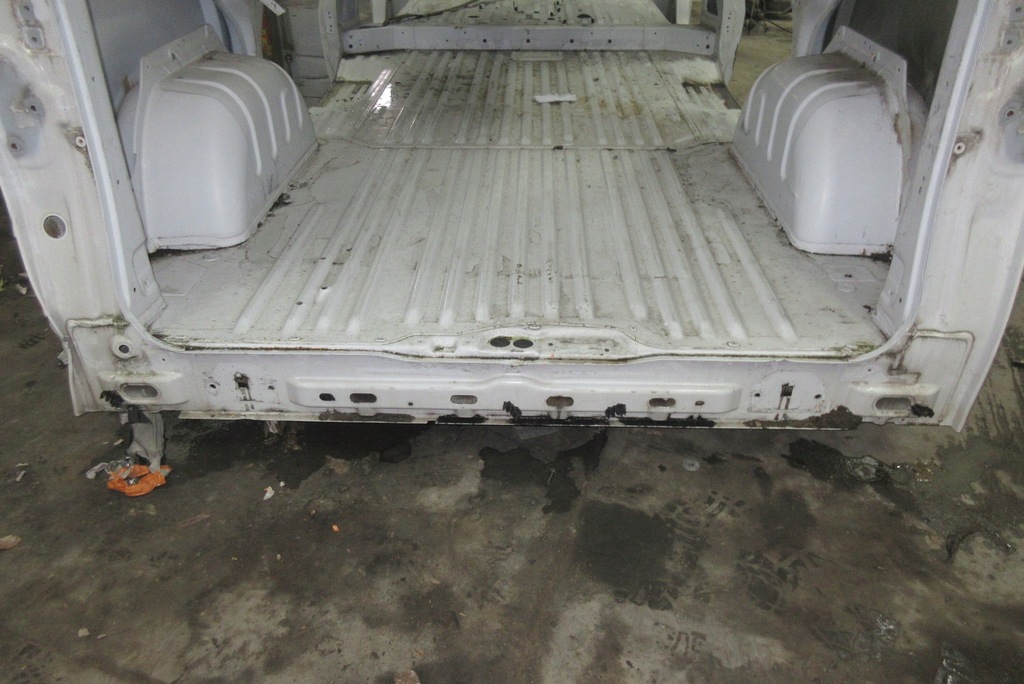 фото №6, Renault trafic ii vivaro a крыло правый задняя