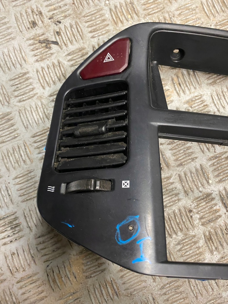 фото №2, Рамка радіо консолі mitsubishi pajero iii mr456373