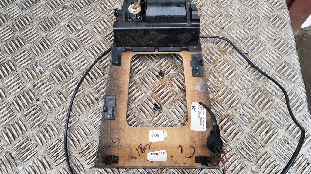 фото №10, Mercedes w163 ml dekor рамка dekor корпус домкрата a1636806136