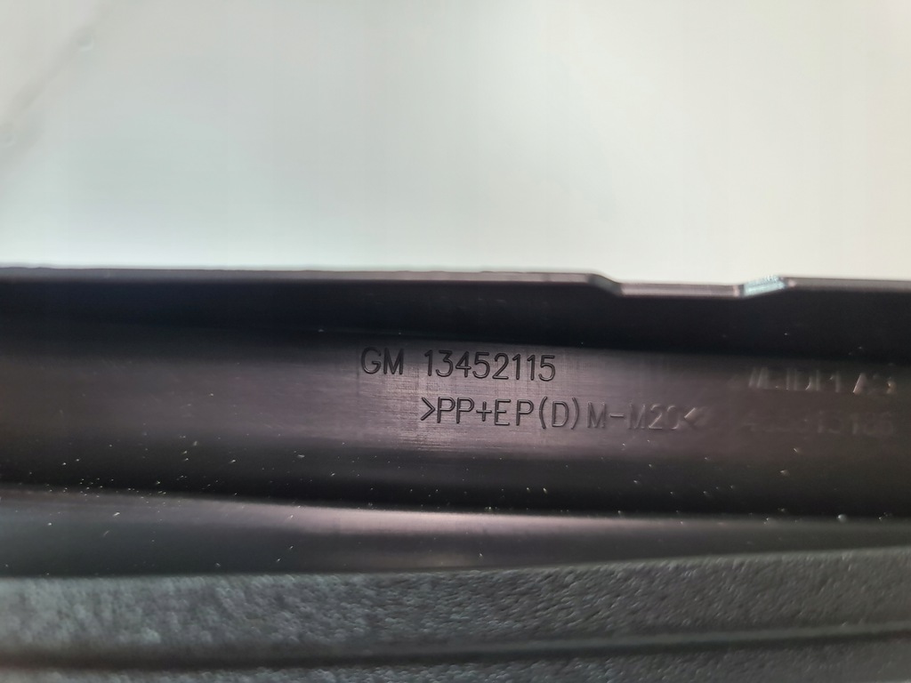 фото №13, Opel crossland x рамка защита рамы дверь левая перед 13452115