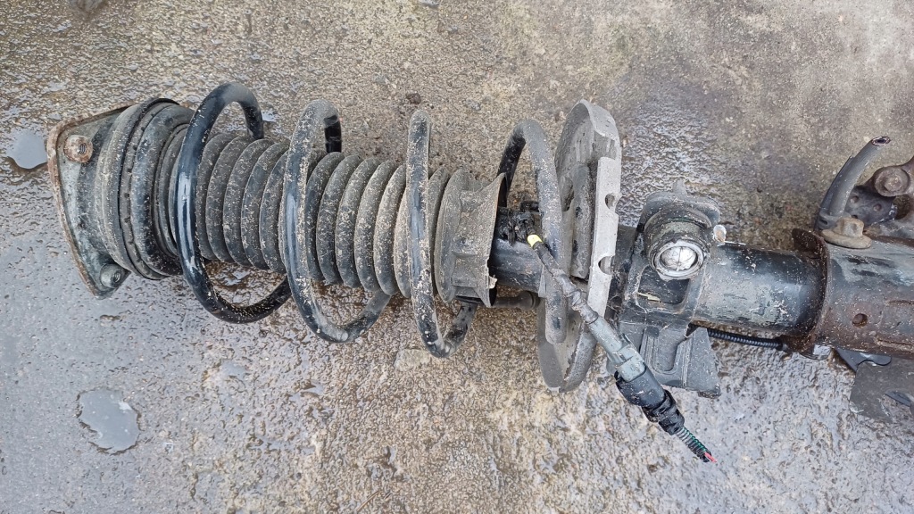 фото №7, Peugeot 308 ii t9 1.6 hdi поворотный кулак левая передняя