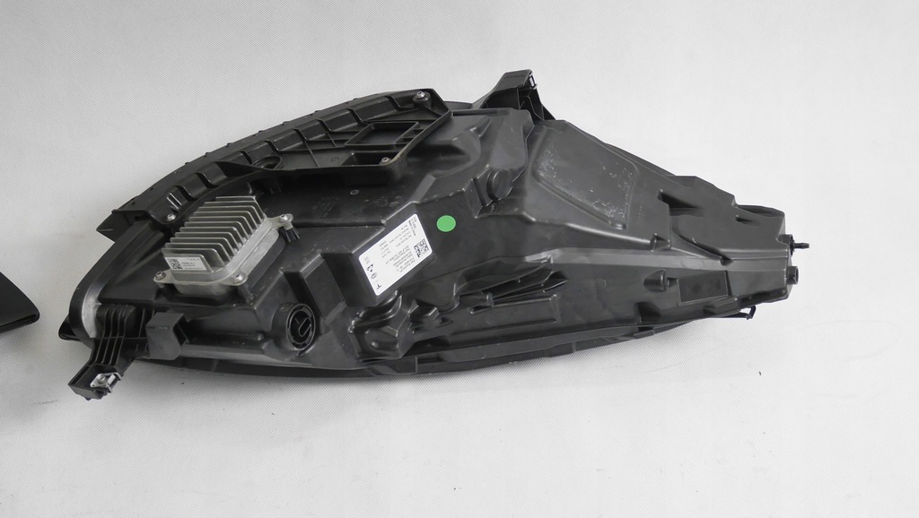 фото №5, Tesla 3 iii лампи перед повний jak nowe