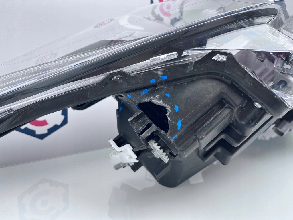 фото №4, Лампа права перед toyota corolla e16 lift full led