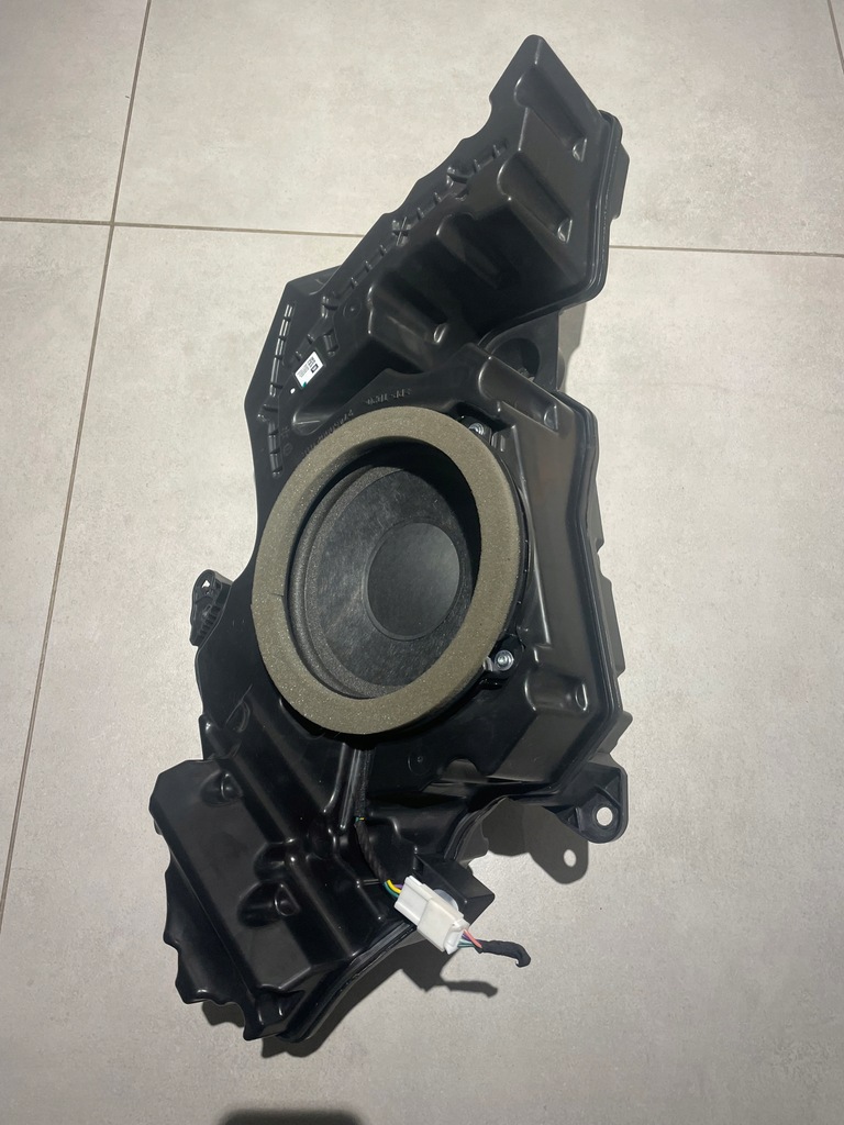 фото №1, Сабвуфер toyota chr 19r.