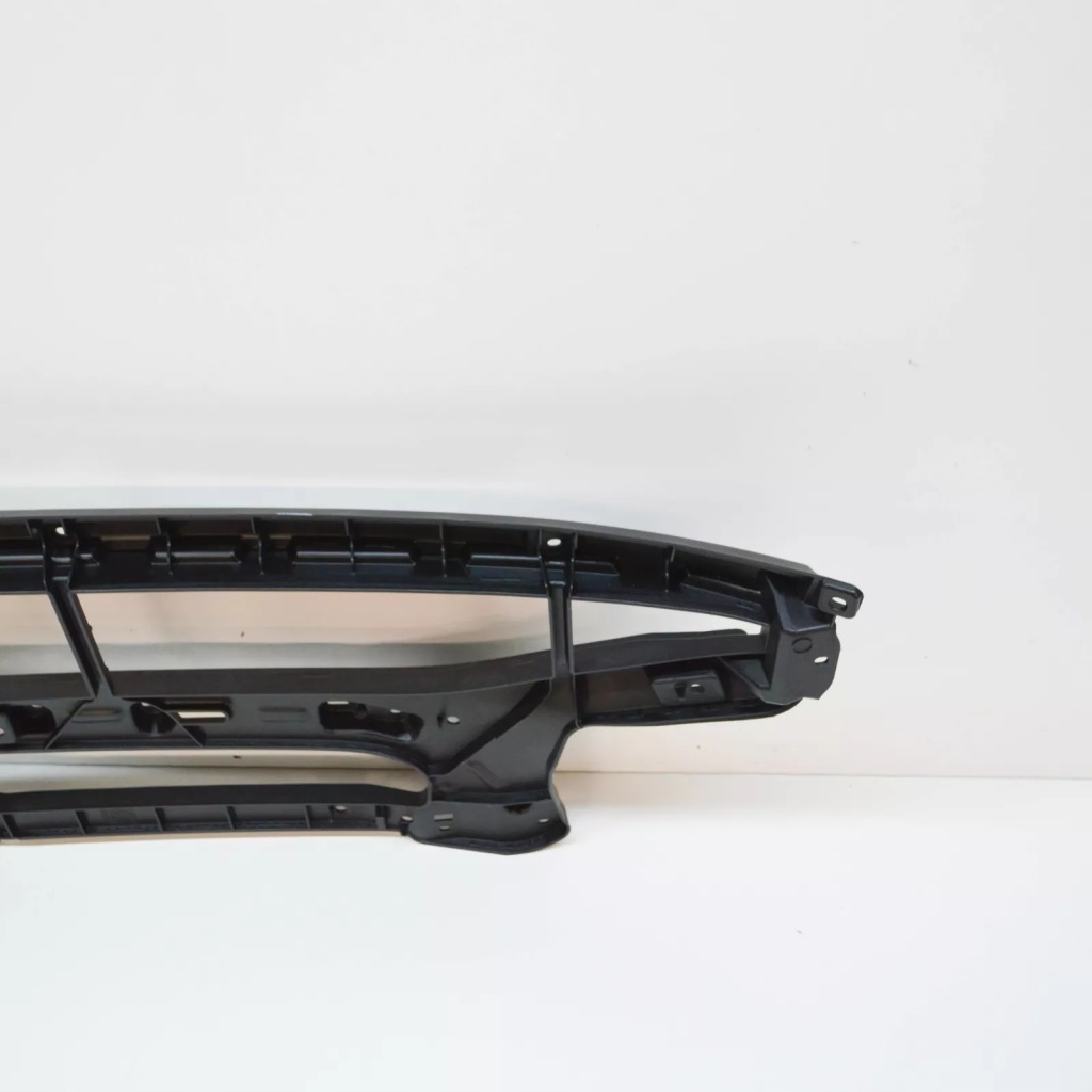 Audi e-tron sportback gea бампер передній середній решітка радіатора 4ke8076839b9 oem Недорого