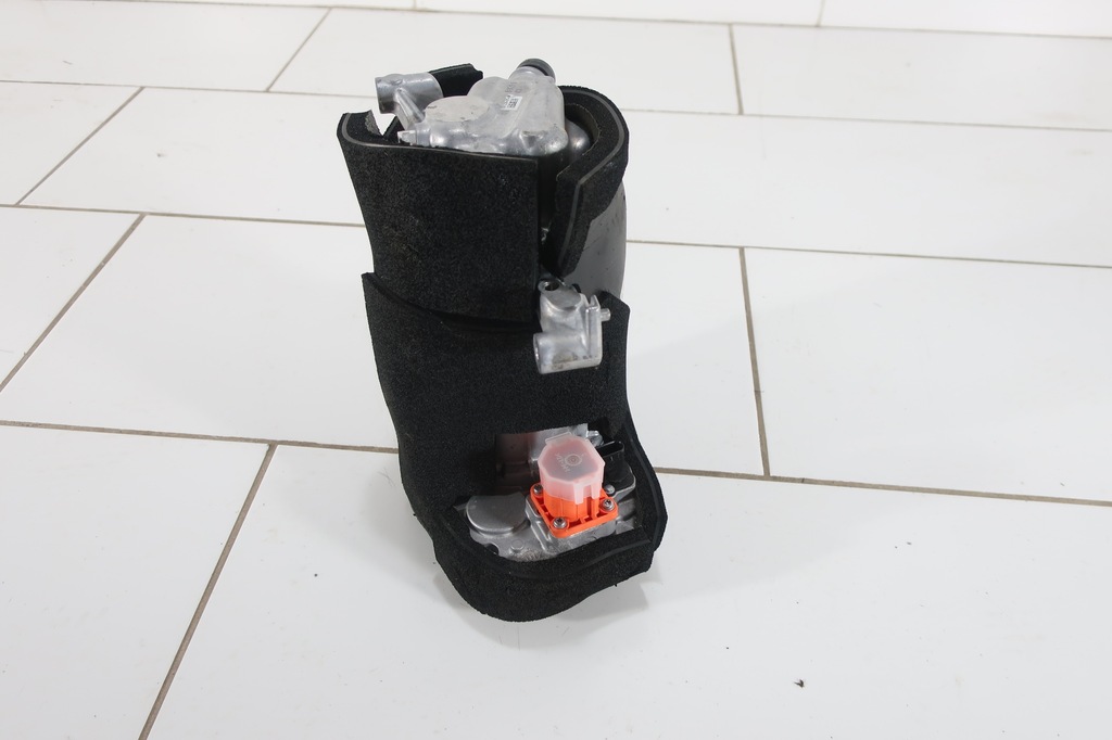 фото №1, Компрессор кондиционера tesla model 3 lift 1502213