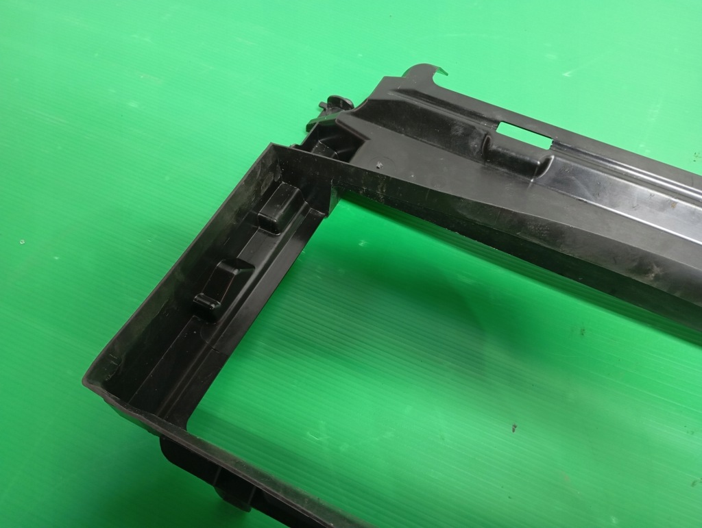 Впуск руль воздуха верхний volvo xc40 32227733 оригинал Киев