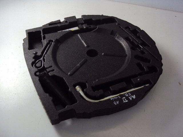 фото №1, Ключ домкрат вкладыш audi a1 ii 2019-