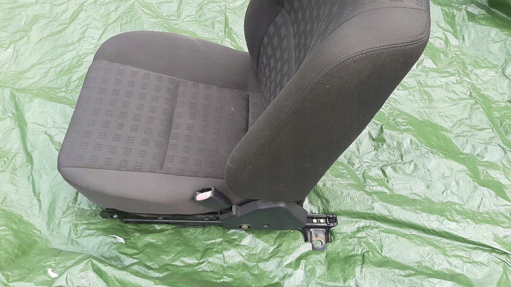 фото №5, Сиденье правый перед mitsubishi carisma