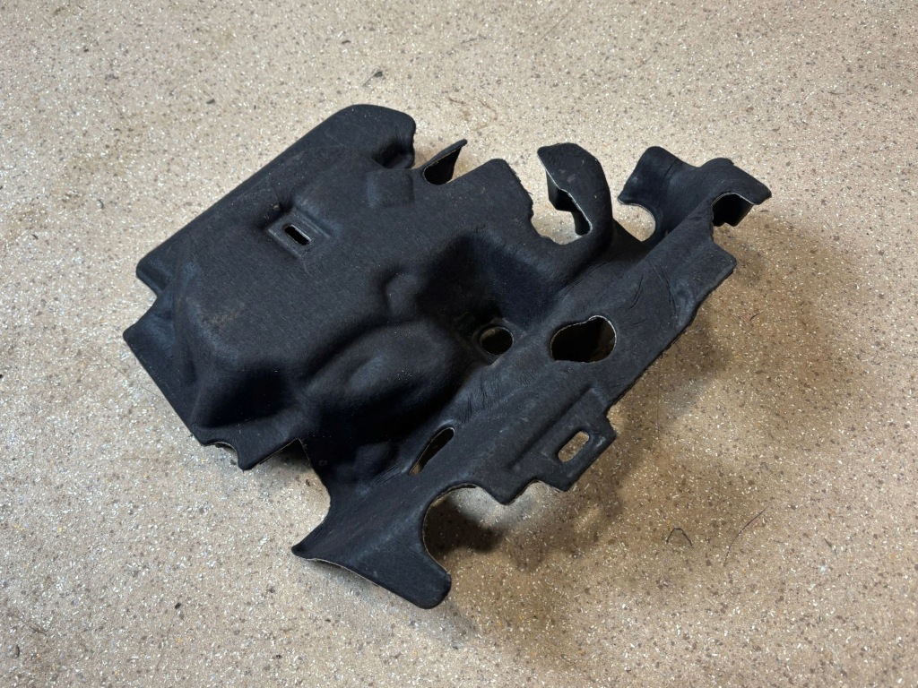 Другая часть отсек двигателя перед bmw x1 u11 8477543 с Разборки