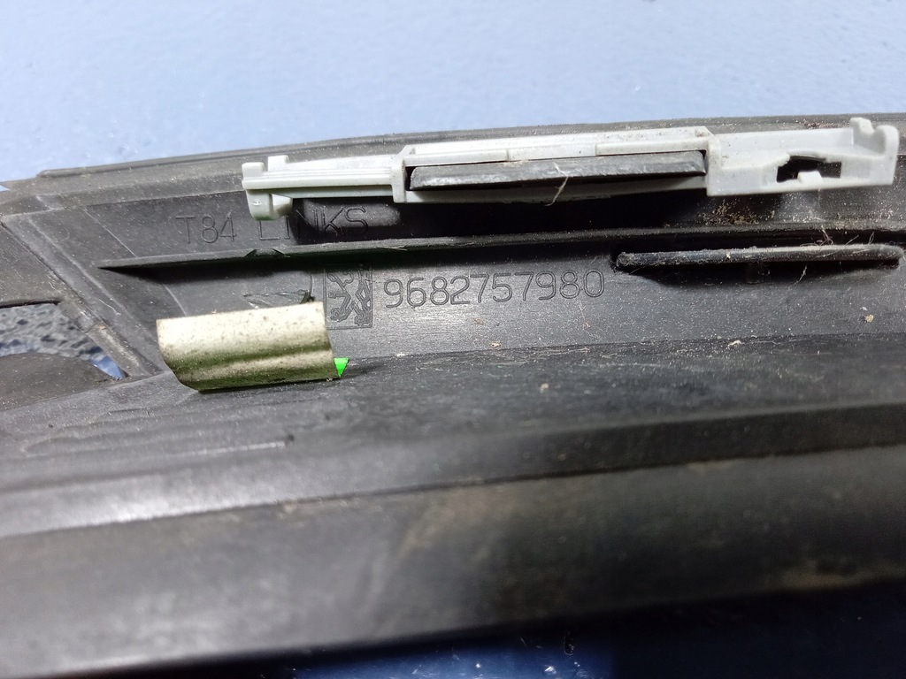 фото №6, Peugeot 3008 i молдинг стекло лобовое левая kps