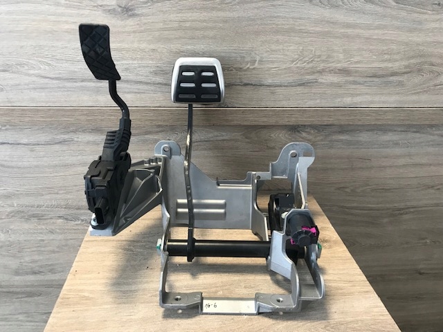 фото №1, Основа гальма педаль a8 s8 d4 4h2723117a