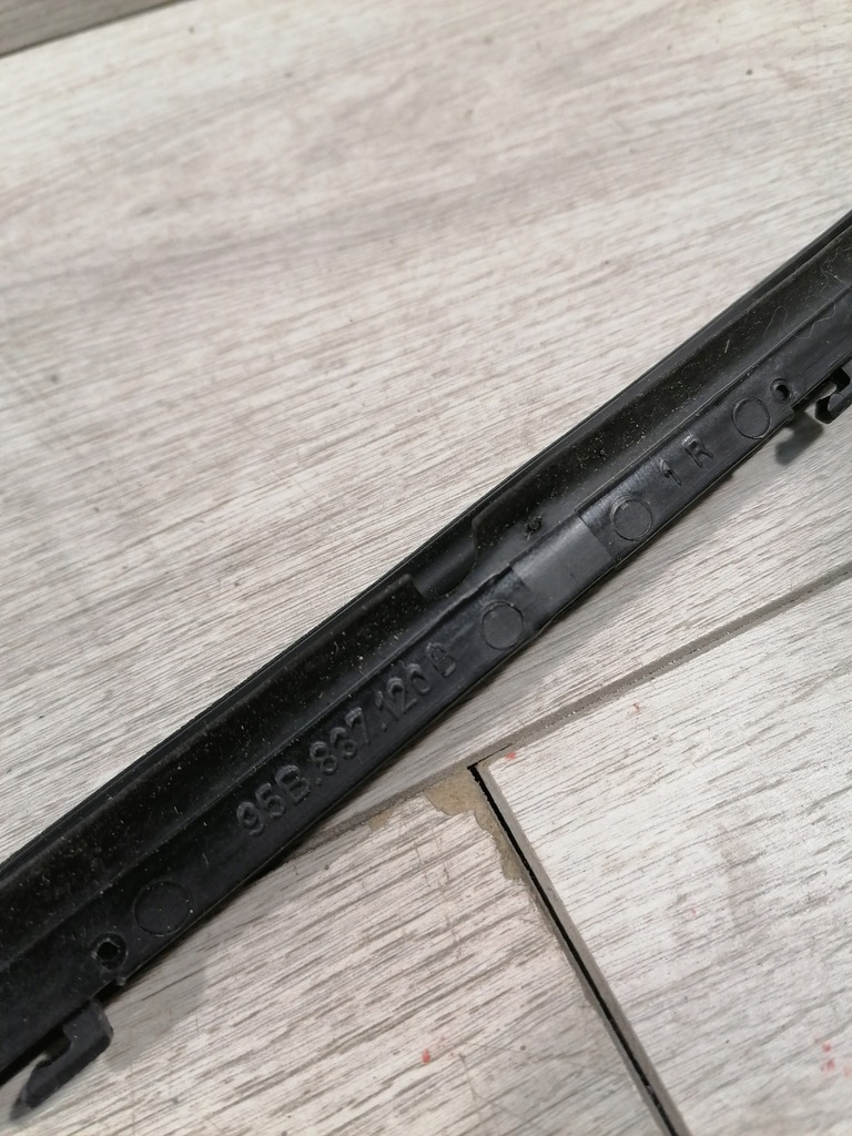 фото №11, Macan прокладка двері правий перед 95b837120b