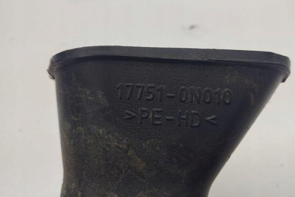 фото №7, Труба воздуха toyota corolla verso _e12_ 177510n010 2.0l дизель 85kw