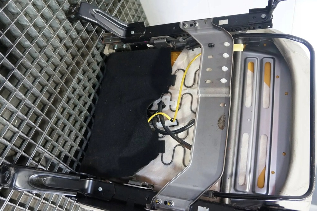 фото №10, Сиденье сиденья комплект заднее сиденье skra светлая mitsubishi outlander ii lift