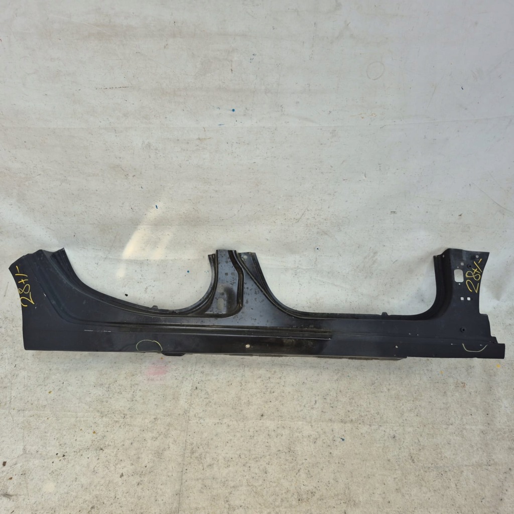 фото №1, Renault megane iv 16- поріг обшивка праве 764609241r