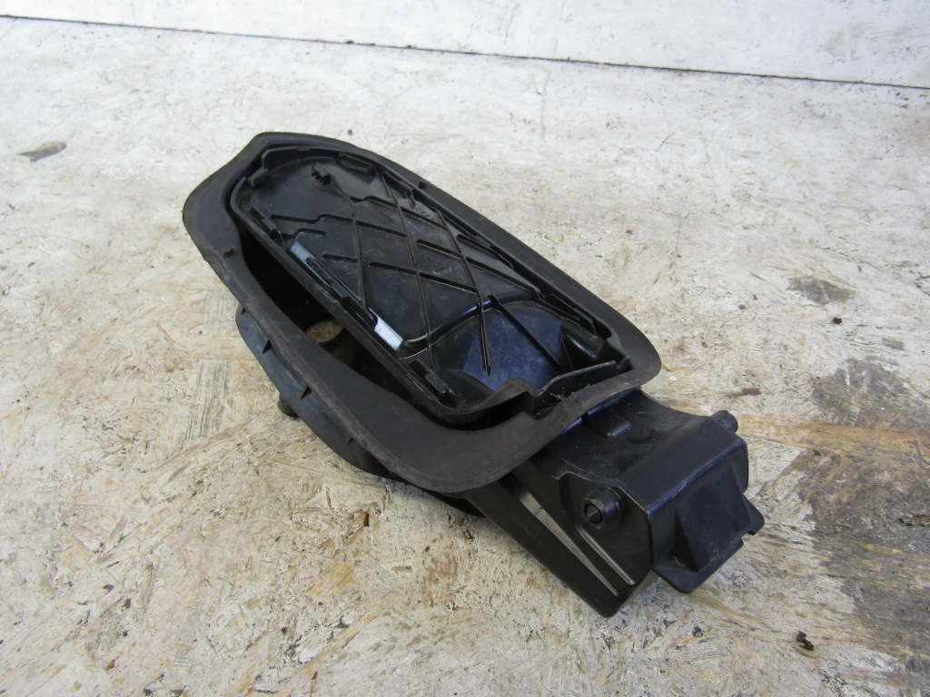 Audi a5 8w6 кришка заливної пального 8w8809906a в Україні