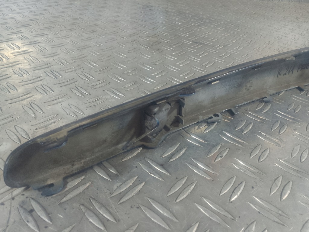 фото №6, Mercedes e w211 02-06 молдинг бампера правая 359 a2118800612