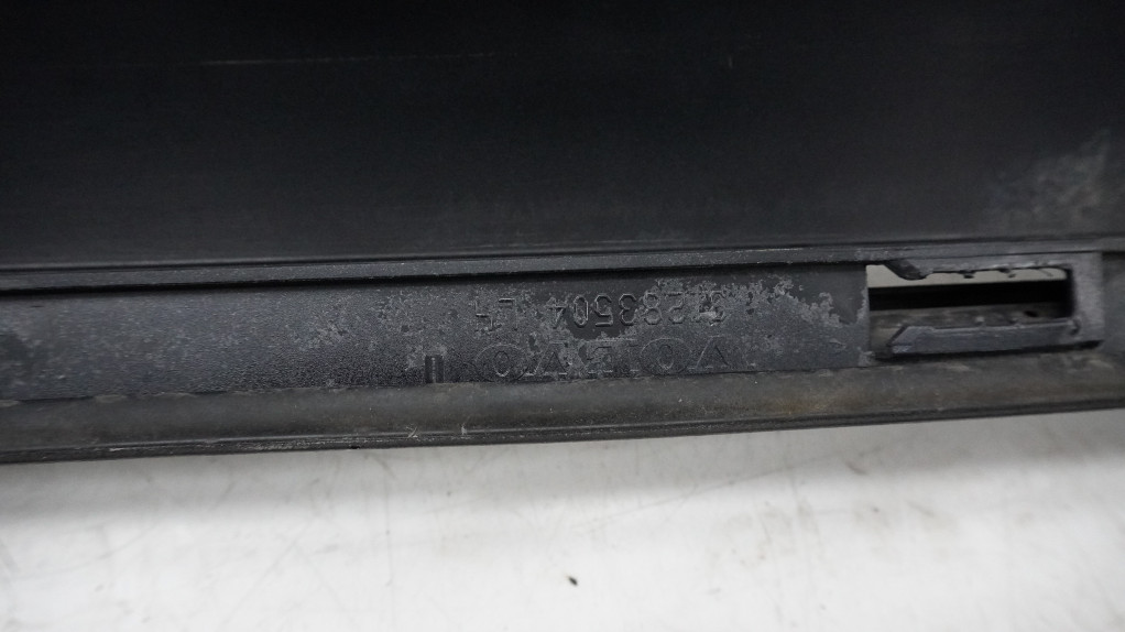 фото №8, Volvo v50 молдинг порог 31283504 левая наружная