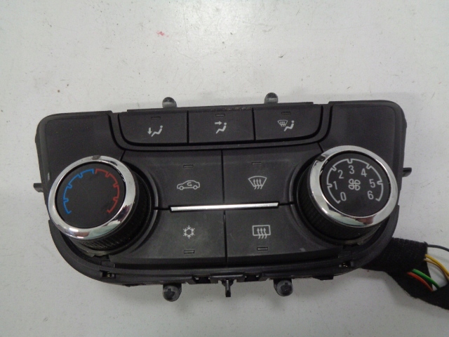 фото №1, Opel zafira c панель кондиционера 13429876