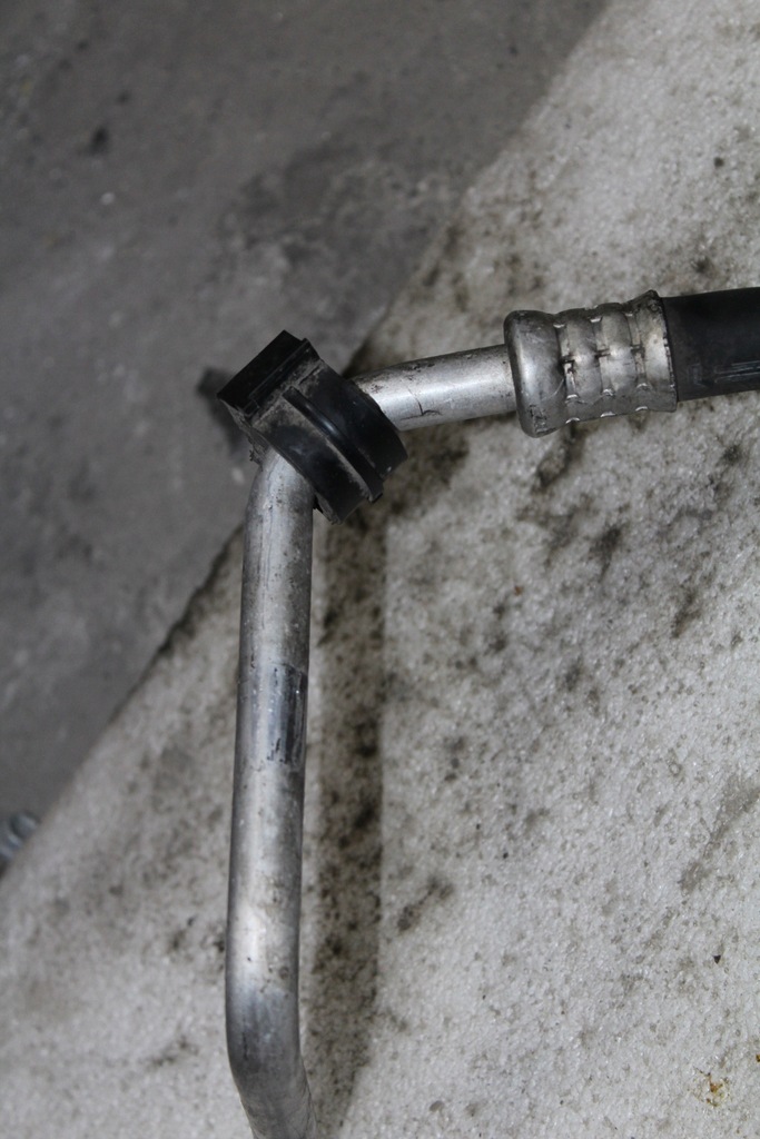 фото №7, Auris i e15 1.4 d4d europa трубка кондиционера