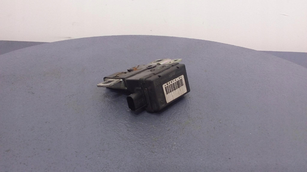 Купить Mini cooper r56 замок крышки багажника 2754528