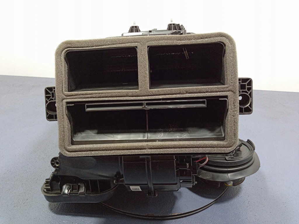 фото №9, Bmw 1 f40 отопитель корпус eu9871291