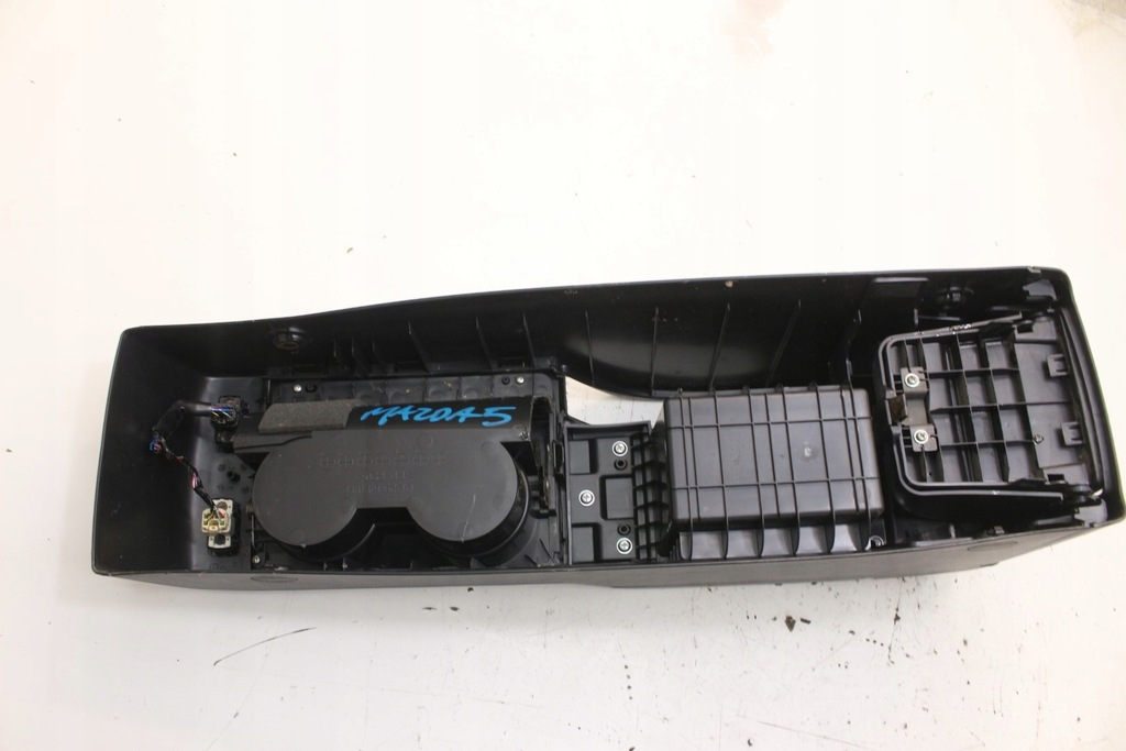 фото №9, Mazda 5 cr lift i 2.0 16v туннель подлокотник бардачок