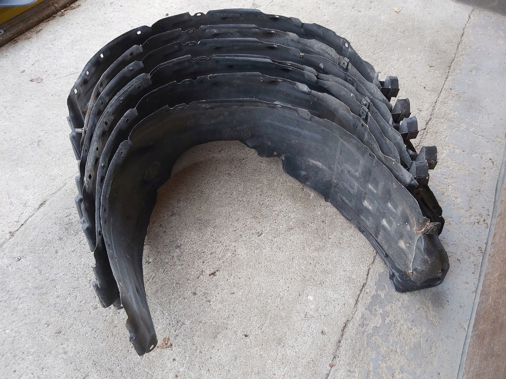 фото №5, Toyota avensis t22 подкрылок правый перед правое