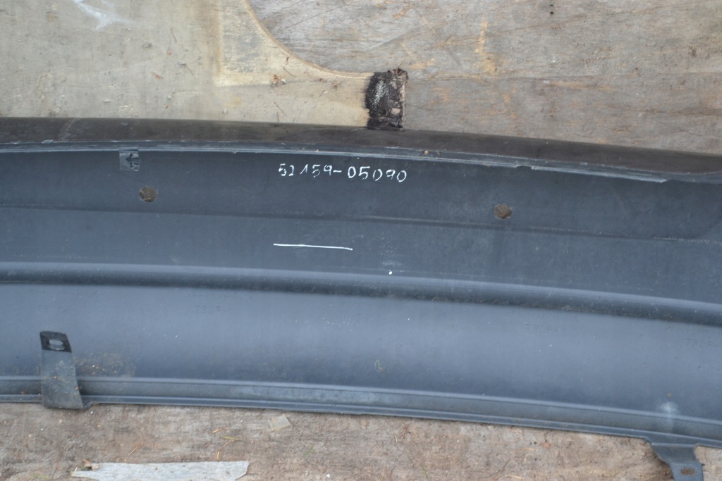 Купить Toyota avensis t25 hb седан бампер 52159-05090