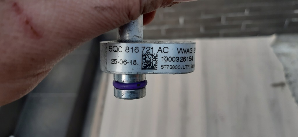 фото №5, Трубки, дроти кондиціонера vw golf vii 2,0tdi 19r