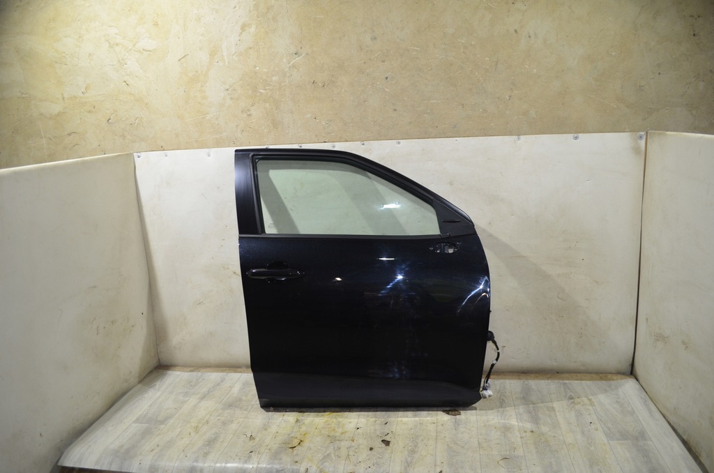 фото №1, Toyota yaris cross дверь правый перед 209 полный