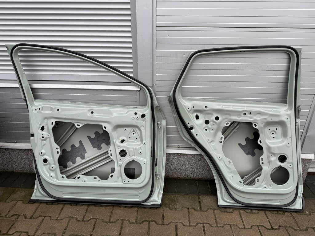 фото №15, Дверь левая передние i задние skoda enyaq 5la накладки