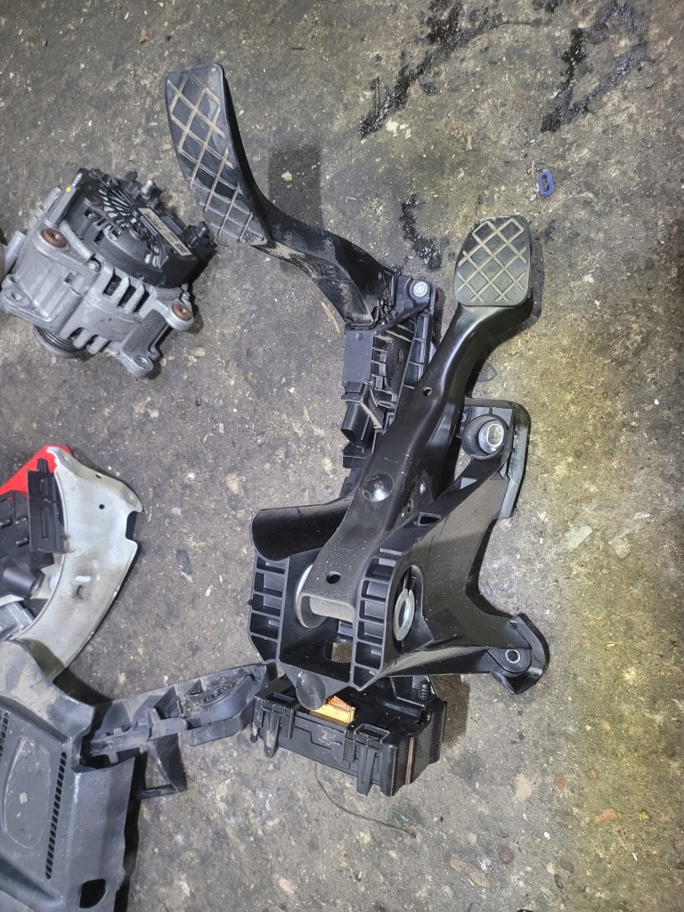 Купити Skoda octavia iii lift педаль гальма 5q1721058dl