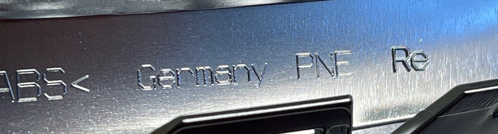 фото №7, Audi a8 d5 lift 22- молдинг бампера права задня