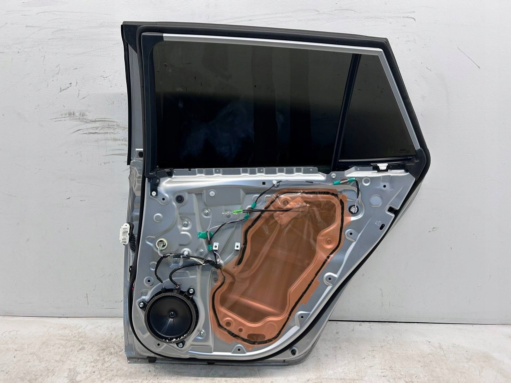 фото №8, Corolla e21 kombi двері задні праве правий задня повний 1l0