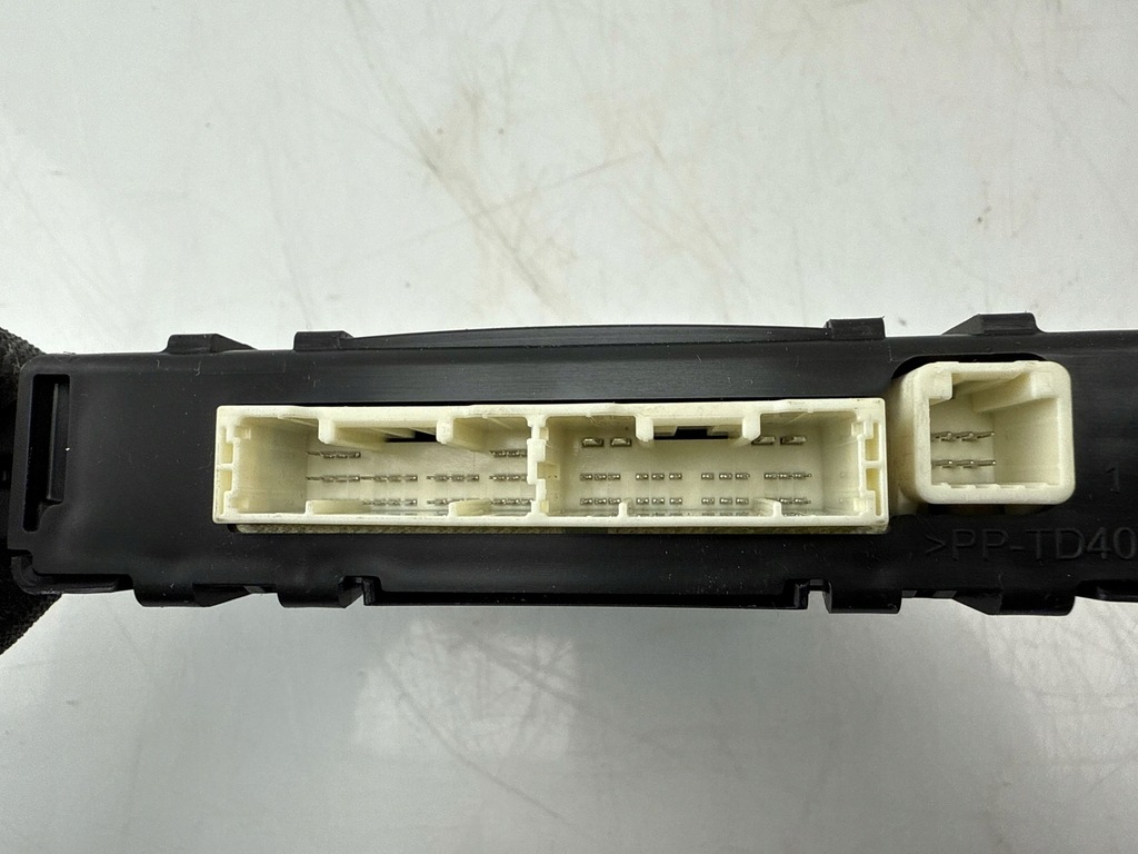 фото №5, Toyota c-hr i 2021 с передний управление кондиционера / отопления