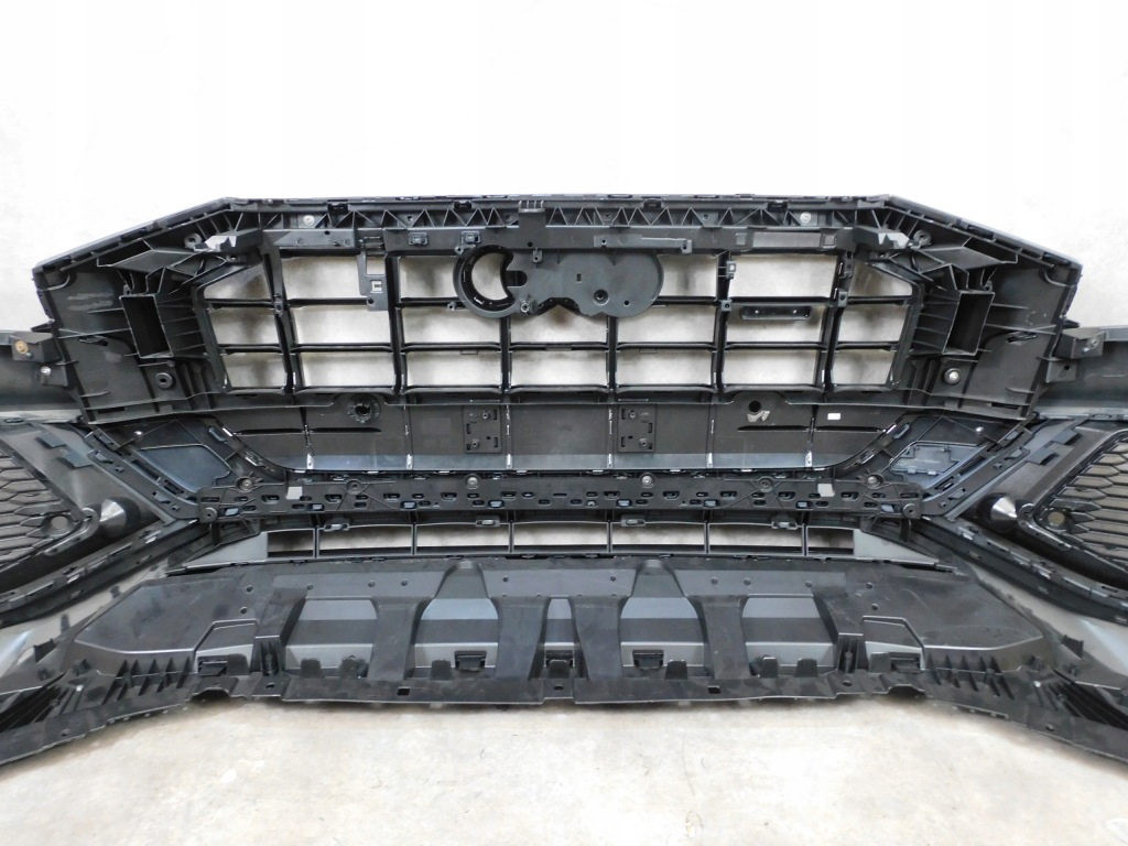 Audi q8 4m8 s line бампер перед передний новый пол решётка радиатора комплектный Оригинал