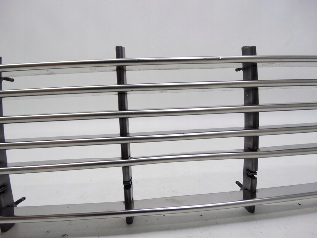 фото №9, Aston martin db9 03-08 решётка радиатора решётка радиатора бампера 9g43-71-11006 оригинальная