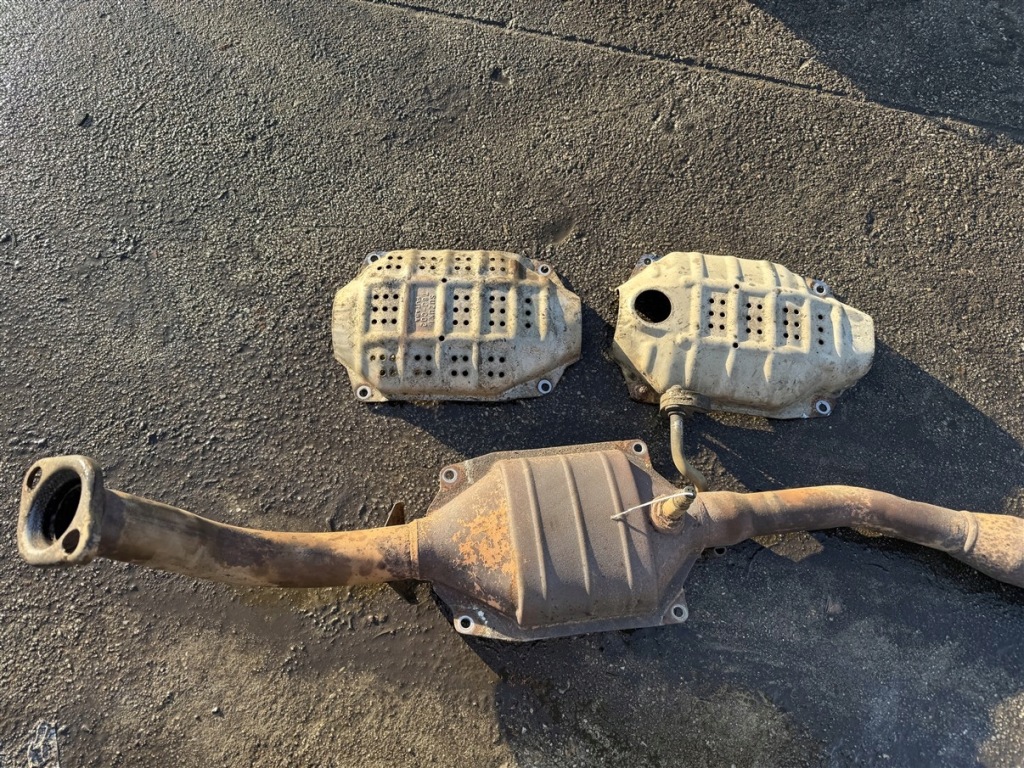 Каталізатор 76j-c02 suzuki jimmy 1.3 бензин dohc 4wd awd 13r Недорого