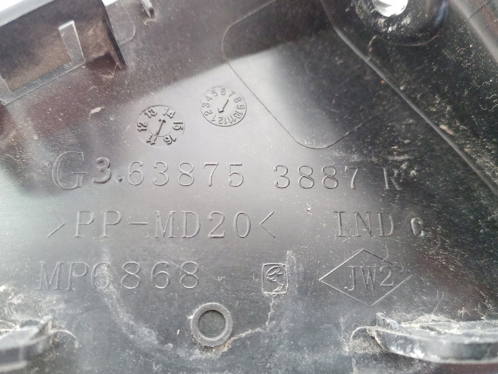 фото №3, Левая заглушка треугольник крыла renault zoe